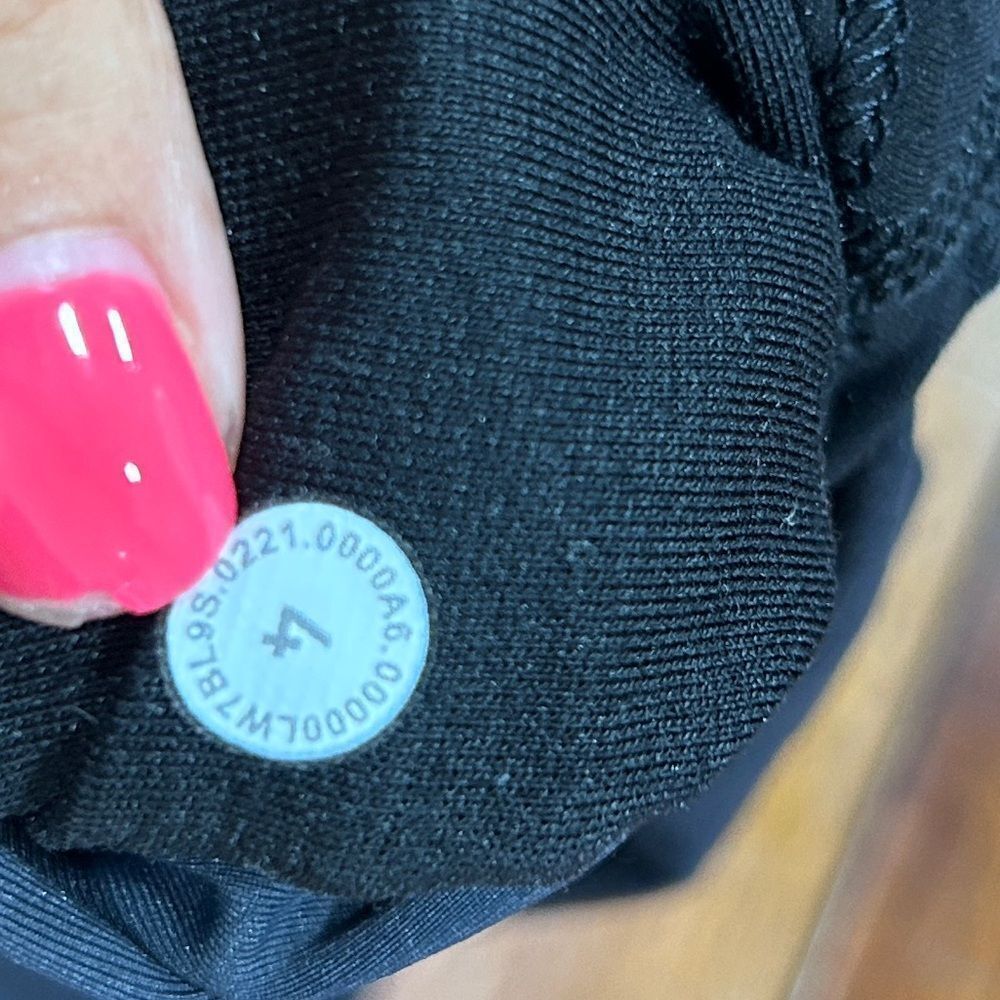 Lululemon Wunder Train High Rise 8” - Picture 3 of 3